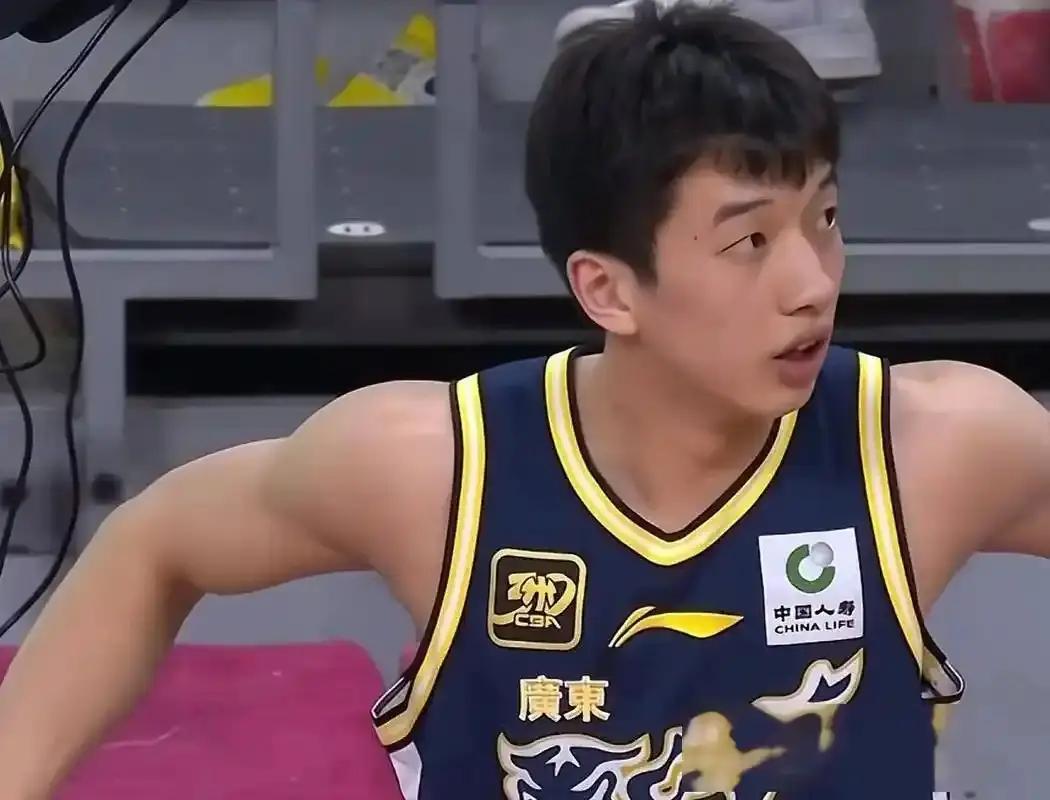 拿球只会投