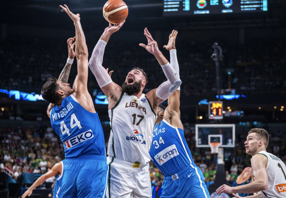 首节比赛结 首节比赛结