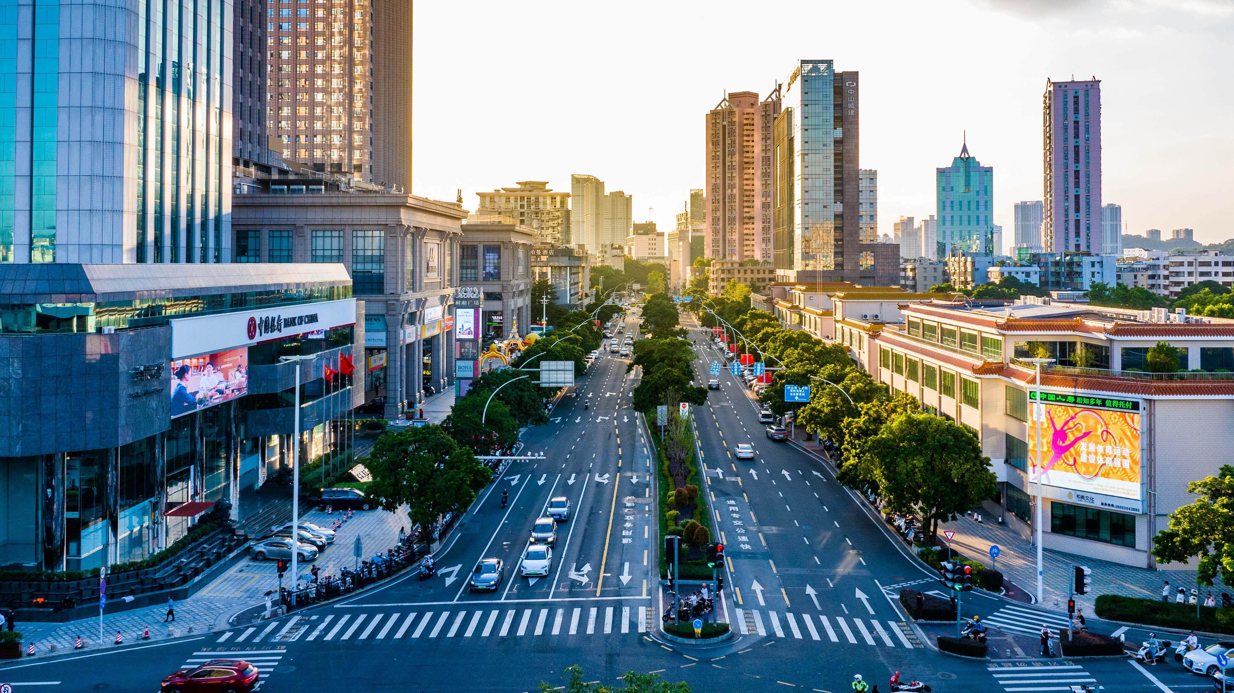 走在城区主 走在城区主