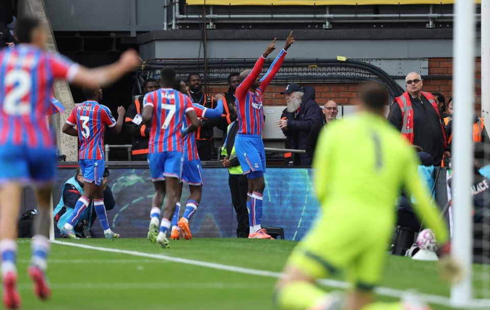 穆尼奥斯在 穆尼奥斯在